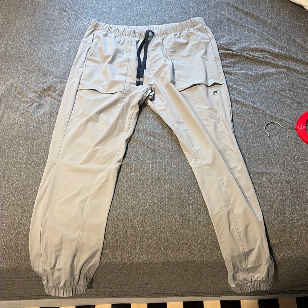 Fabletic’s Men's Gray Jogger Pants